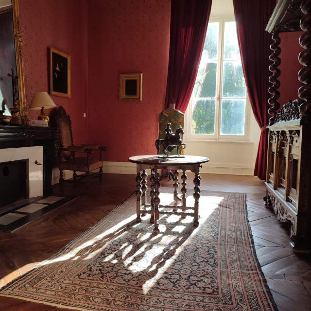 ombre dans la chambre de l'évèque