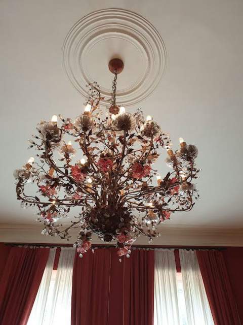 Château de Preisch - Moselle Trois Frontières - Salon rouge Lustre Murano